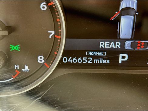 Used 2024 Mitsubishi Outlander SE AWD/4WD image 19
