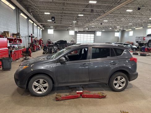 Used 2013 Toyota RAV4 XLE image 4