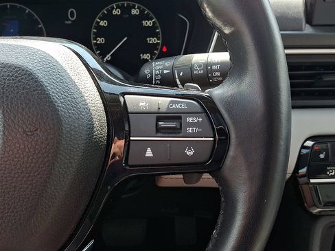 Used 2024 Honda Pilot Touring image 23