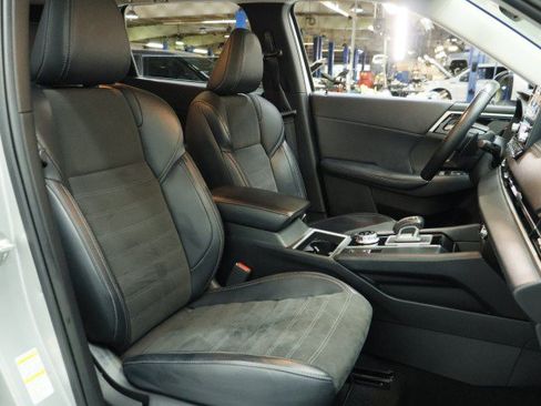 Used 2024 Mitsubishi Outlander SE FWD image 23