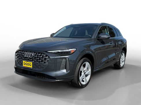 Certified 2025 Audi Q5 Premium Plus AWD/4WD image 1