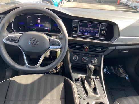 Certified 2022 Volkswagen Jetta Sport image 12