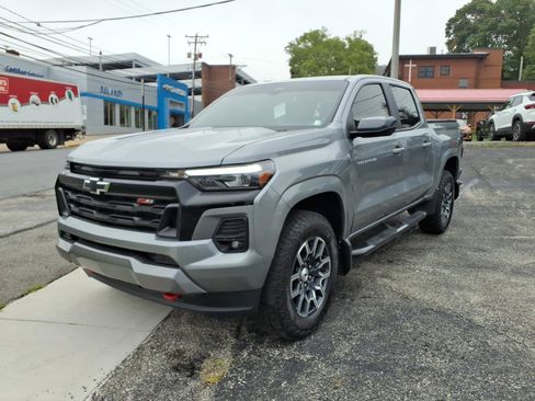 Used 2025 Chevrolet Colorado Z71 AWD/4WD image 8