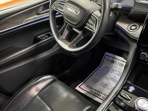 Used 2021 Jeep Grand Cherokee L Overland w/ Luxury Tech Group IV AWD/4WD image 30