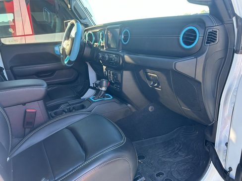 Used 2023 Jeep Wrangler Unlimited Sahara w/ Cold Weather Group image 13