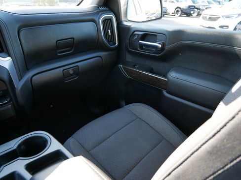 Used 2020 GMC Sierra 1500 SLE w/ SLE Value Package image 15