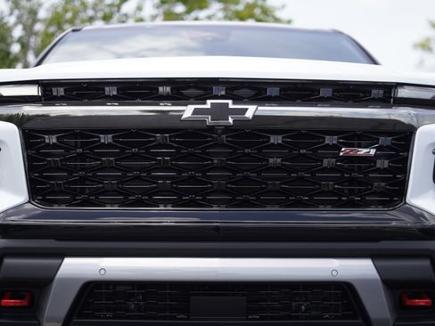 New 2026 Chevrolet Traverse Z71 w/ Enhanced Driving Package AWD/4WD image 38