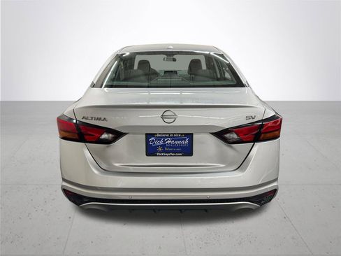 Used 2024 Nissan Altima 2.5 SV image 5