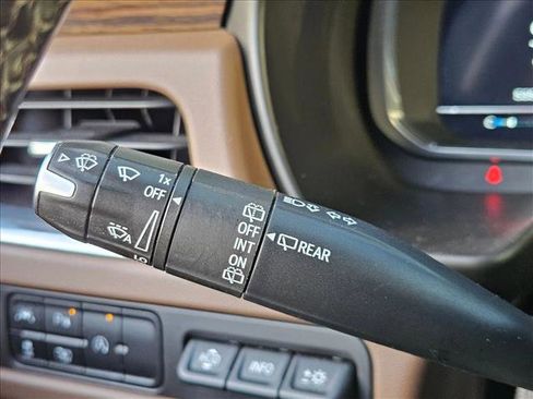 Used 2023 Chevrolet Tahoe High Country RWD image 9