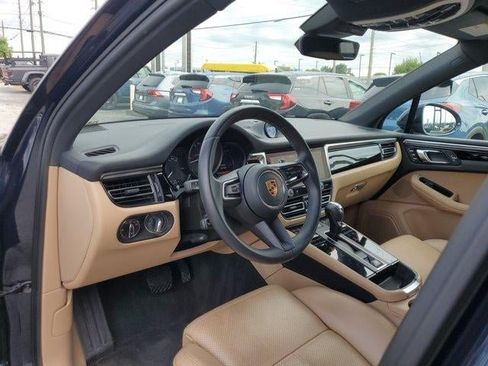 Used 2023 Porsche Macan AWD/4WD image 16