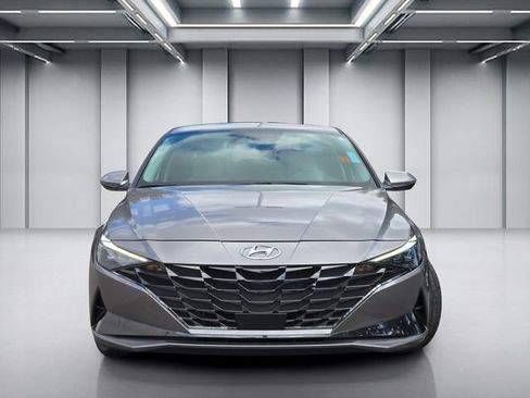 Used 2023 Hyundai Elantra Limited FWD image 2