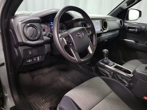 Used 2023 Toyota Tacoma TRD Off-Road w/ Technology Package AWD/4WD image 19