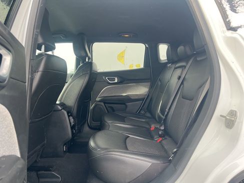 Used 2024 Jeep Compass Latitude image 25