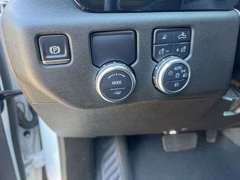 Used 2025 GMC Sierra 1500 SLT image 38