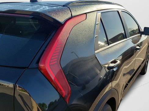 Used 2025 Kia Niro EX FWD image 39