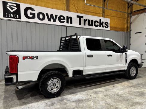 Used 2023 Ford F250 XL w/ FX4 Off-Road Package AWD/4WD image 6