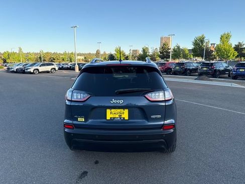 Used 2021 Jeep Cherokee Latitude Plus AWD/4WD image 4