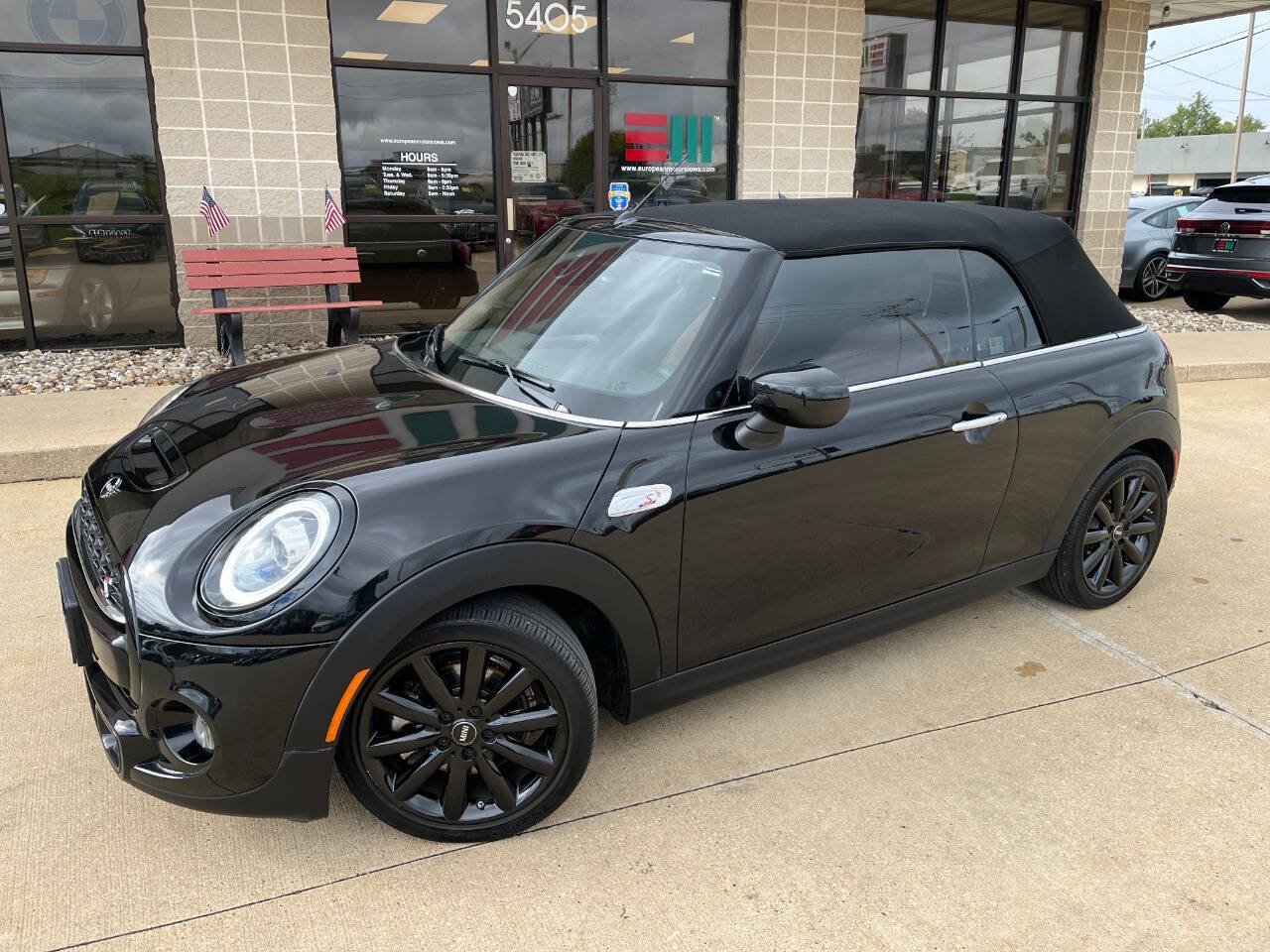 Used 2021 MINI Cooper S w/ Signature Upholstery Package FWD image 9