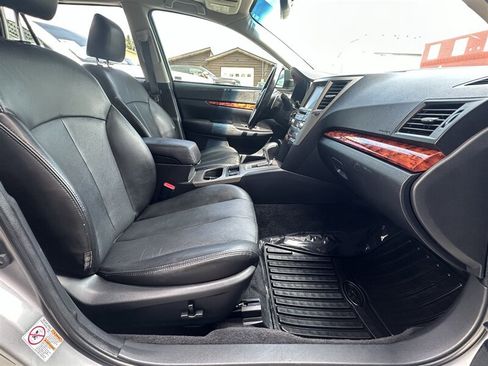 Used 2011 Subaru Outback 3.6R Limited AWD/4WD image 14