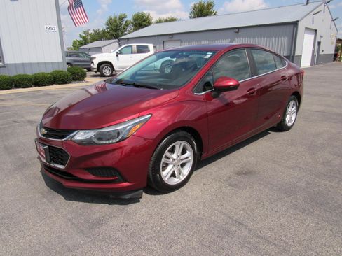 Used 2016 Chevrolet Cruze LT w/ Convenience Package FWD image 1