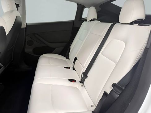 Used 2023 Tesla Model Y Long Range image 10