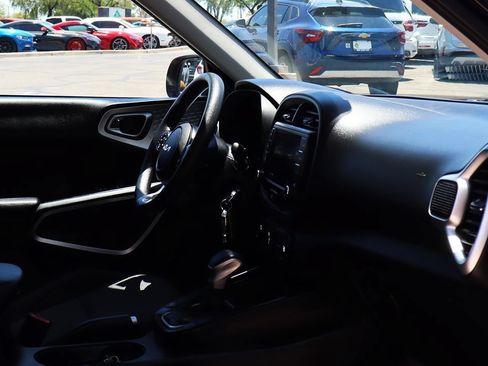 Used 2022 Kia Soul LX w/ Technology Package FWD image 31