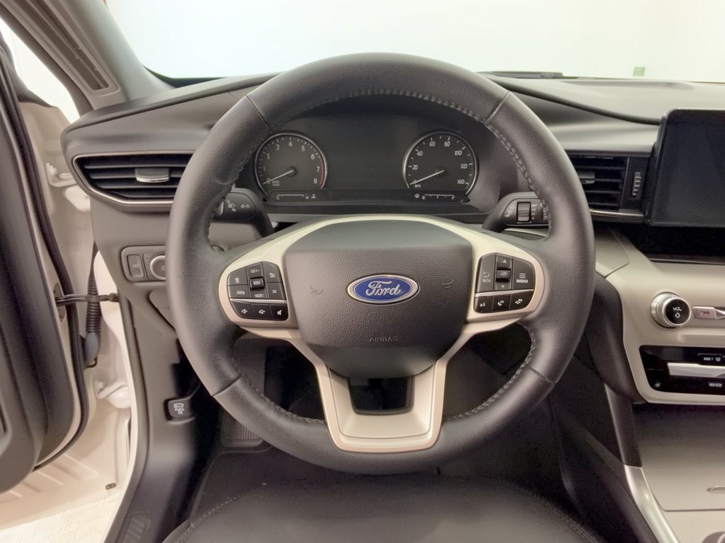 Used 2023 Ford Explorer XLT w/ Equipment Group 202A RWD image 10