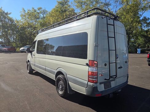 Used 2016 Mercedes-Benz Sprinter 2500 image 5