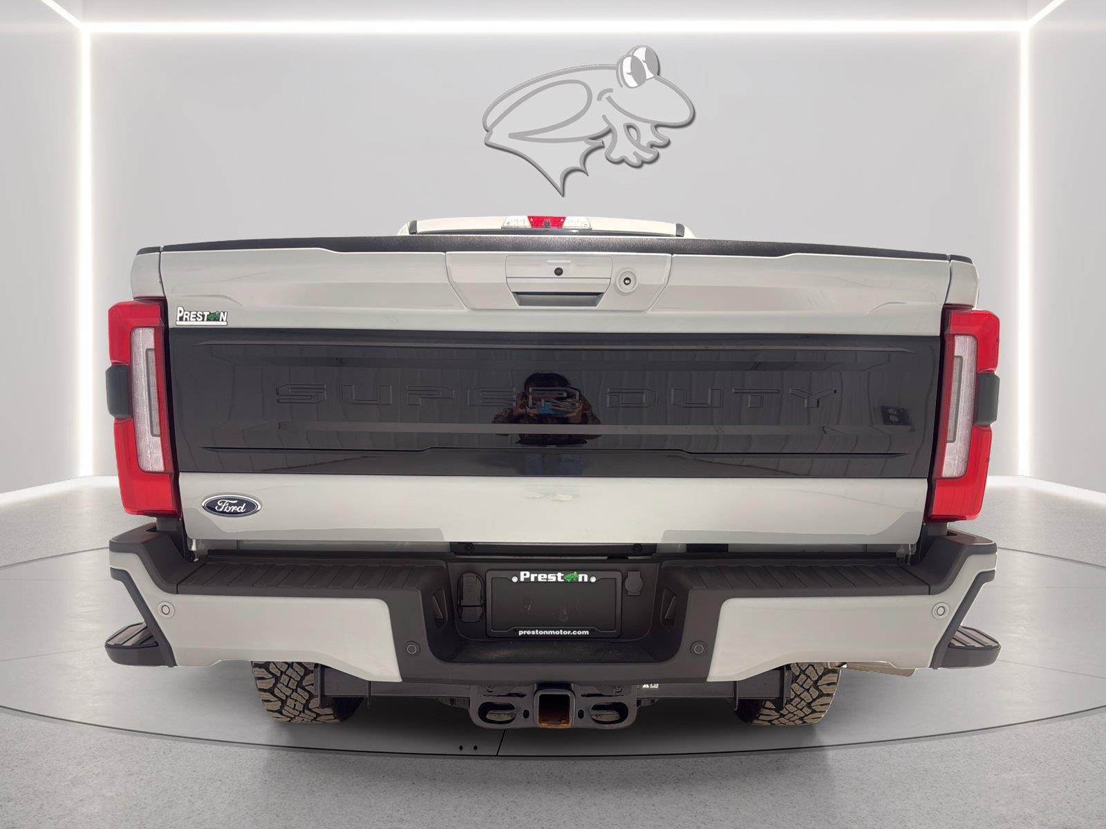Certified 2026 Ford F250 Platinum w/ Tremor Off-Road Package AWD/4WD image 5