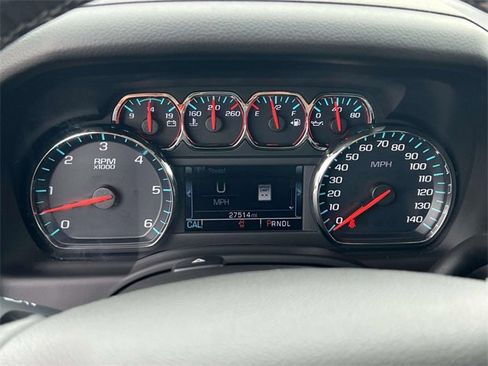 Used 2020 Chevrolet Suburban LT image 28