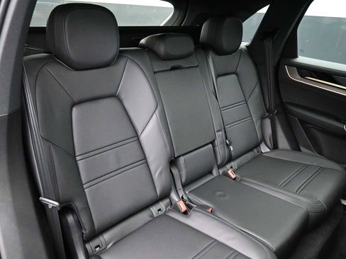 New 2026 Porsche Cayenne image 22