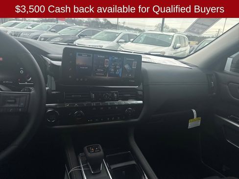 New 2026 Nissan Pathfinder SL image 18