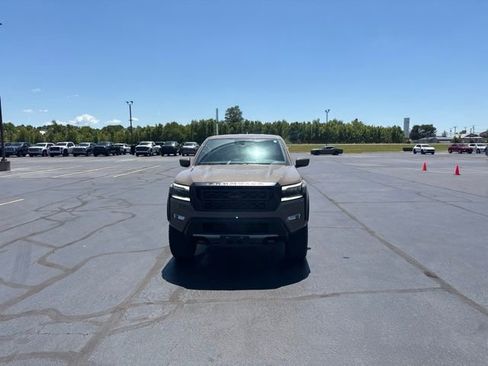Used 2024 Nissan Frontier PRO-4X w/ Off-Road Protection Package AWD/4WD image 7