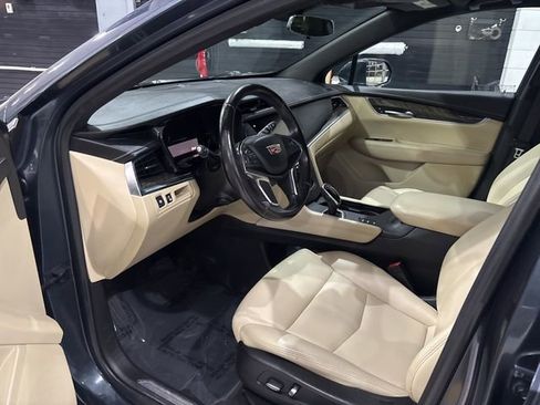 Used 2019 Cadillac XT5 AWD image 11