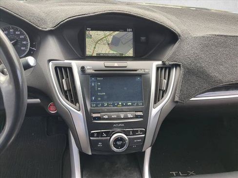 Used 2018 Acura TLX w/ Technology Package FWD image 12