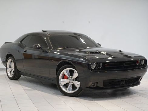 Used 2015 Dodge Challenger R/T Plus image 3