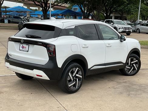 Used 2025 Nissan Kicks SV image 5