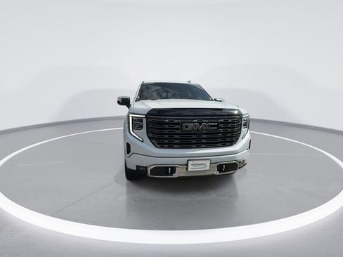 Used 2026 GMC Sierra 1500 Denali Ultimate AWD/4WD image 3