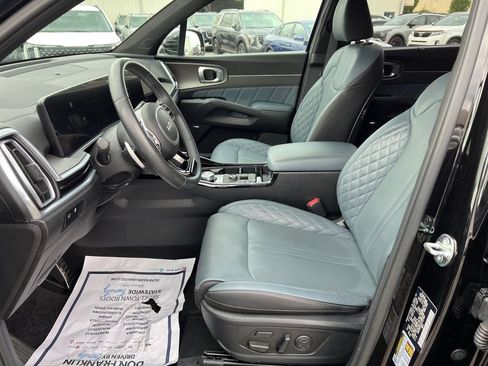 Used 2025 Kia Sorento SX Prestige AWD/4WD image 13