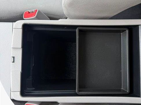 Used 2011 Toyota Camry LE FWD image 22