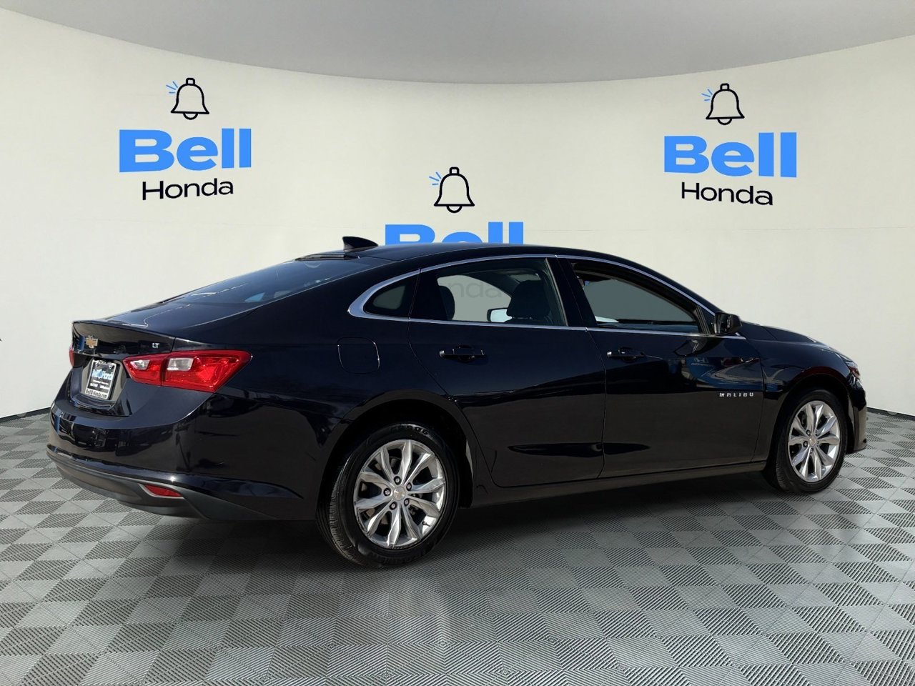 Used 2023 Chevrolet Malibu LT FWD image 4