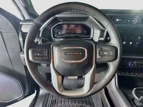 Used 2024 GMC Sierra 1500 Denali AWD/4WD image 11