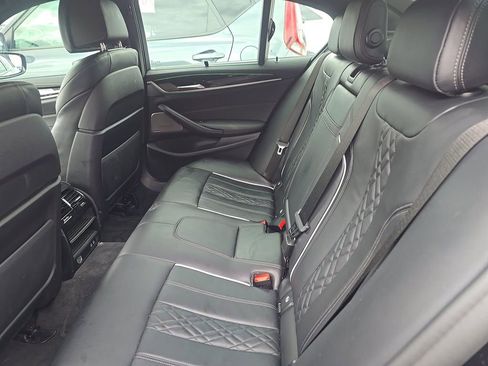 Used 2021 BMW M550i xDrive w/ Executive Package AWD/4WD image 4