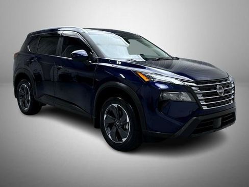 Certified 2025 Nissan Rogue SV w/ SV Premium Package FWD image 3