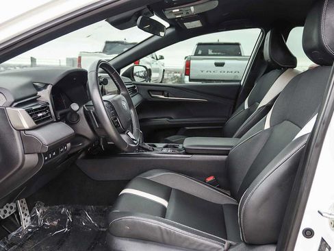 Used 2025 Toyota Camry SE FWD image 16
