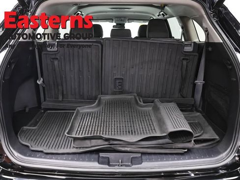 Used 2022 Toyota Highlander LE AWD/4WD image 9