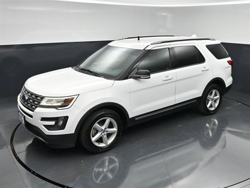 Used 2016 Ford Explorer XLT AWD/4WD image 19
