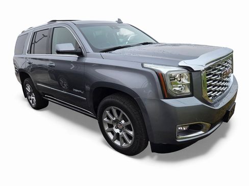 Used 2020 GMC Yukon Denali image 2