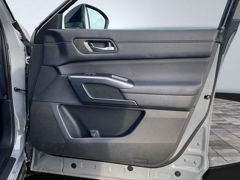 Used 2023 Nissan Pathfinder SL w/ SL Premium Package image 32