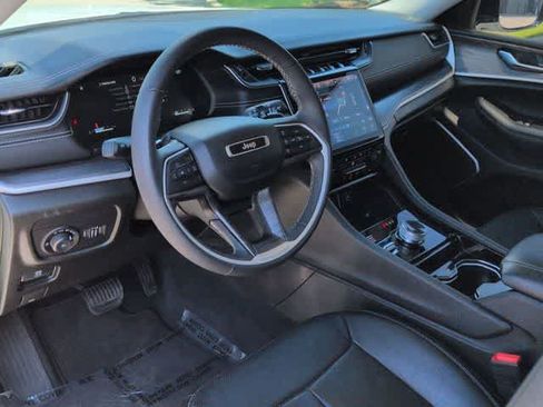 Certified 2023 Jeep Grand Cherokee L Limited w/ Luxury Tech Group II AWD/4WD image 10